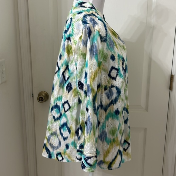 Alfred Dunner Geometric White/Turquoise/Blue Button Up Blouse Sz 18W - Picture 5 of 11